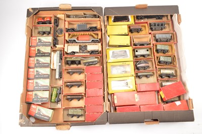 Lot 174 - Trix 00 Gauge boxed metal and plastic Goods Rolling stock (45)