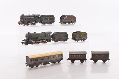 Lot 180 - Trix 00 Gauge BR green Hunt Class and 0-4-0 Tender Locomotive and LMS and SR Tenders and LMS 4-wheel and SR Coaches  (9 including Tenders)