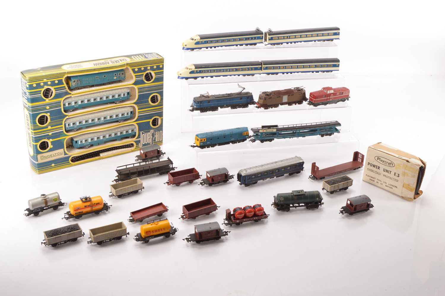 Lot 436 - Lima Jouef/Playcraft H0 gauge Locomotives coaches  and wagons (29)