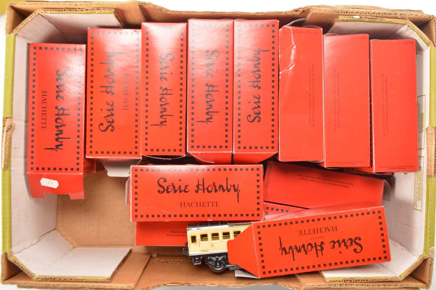 Lot 755 - Hachette (French - Hornby Style) 0 Gauge Modern issue coaches and wagons (60 plus)