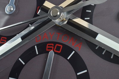 Lot 4 - A modern wall clock