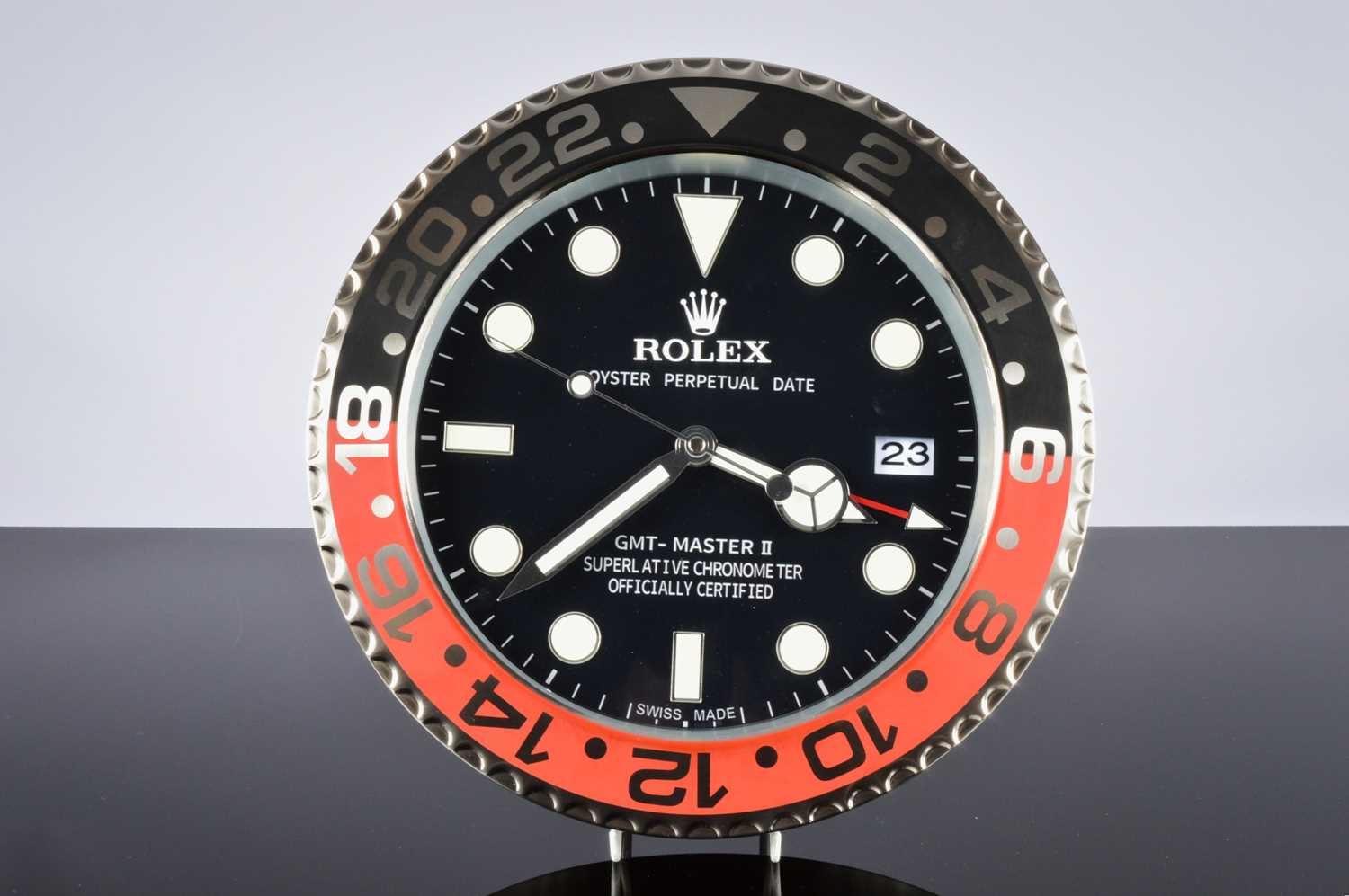 Lot 5 - A modern wall clock