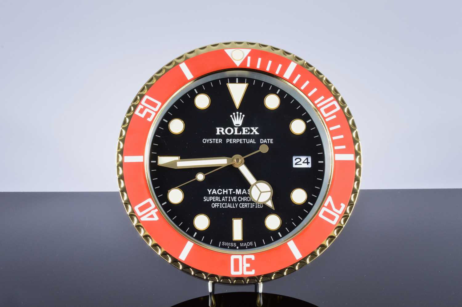 Lot 6 - A modern wall clock