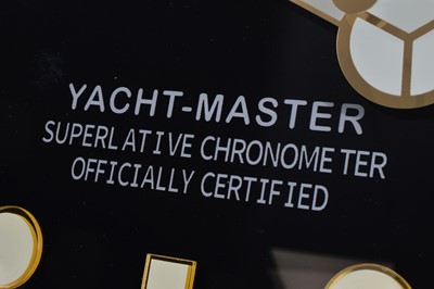 Lot 10 - A modern wall clock