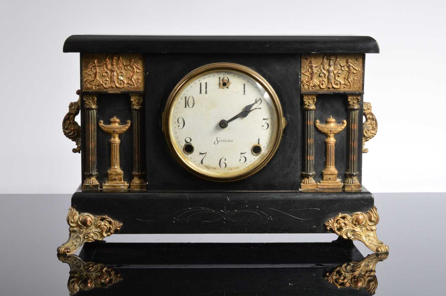 Lot 23 - A c1920s mantle clock