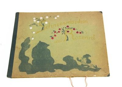 Lot 369 - A Werkstatt Zu den sieben Zwergen Basel - Schneewisschen und Rosenrot (Snow White and Rose Red) moving book 1930s