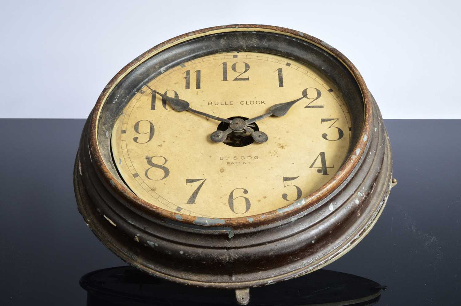 Lot 33 - A c1920c Bulle-Clock electronic wall clock