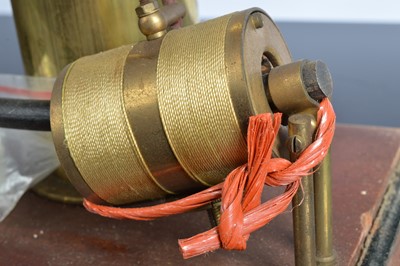 Lot 35 - An early 20th century electronic mantle clock