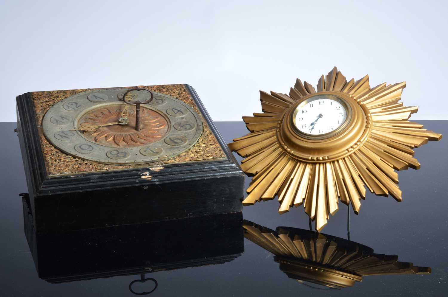 Lot 39 - Two wall clocks