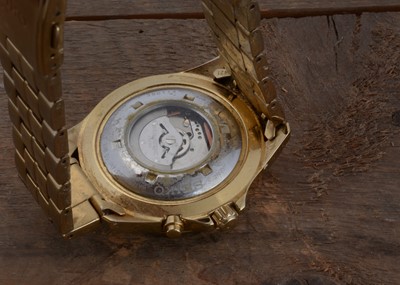 Lot 125 - A modern Seiko Kinetic gold plated wristwatch