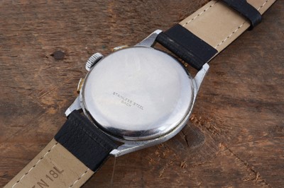 Lot 201 - A vintage Loyal (Watch Co) manual wind chromed wristwatch
