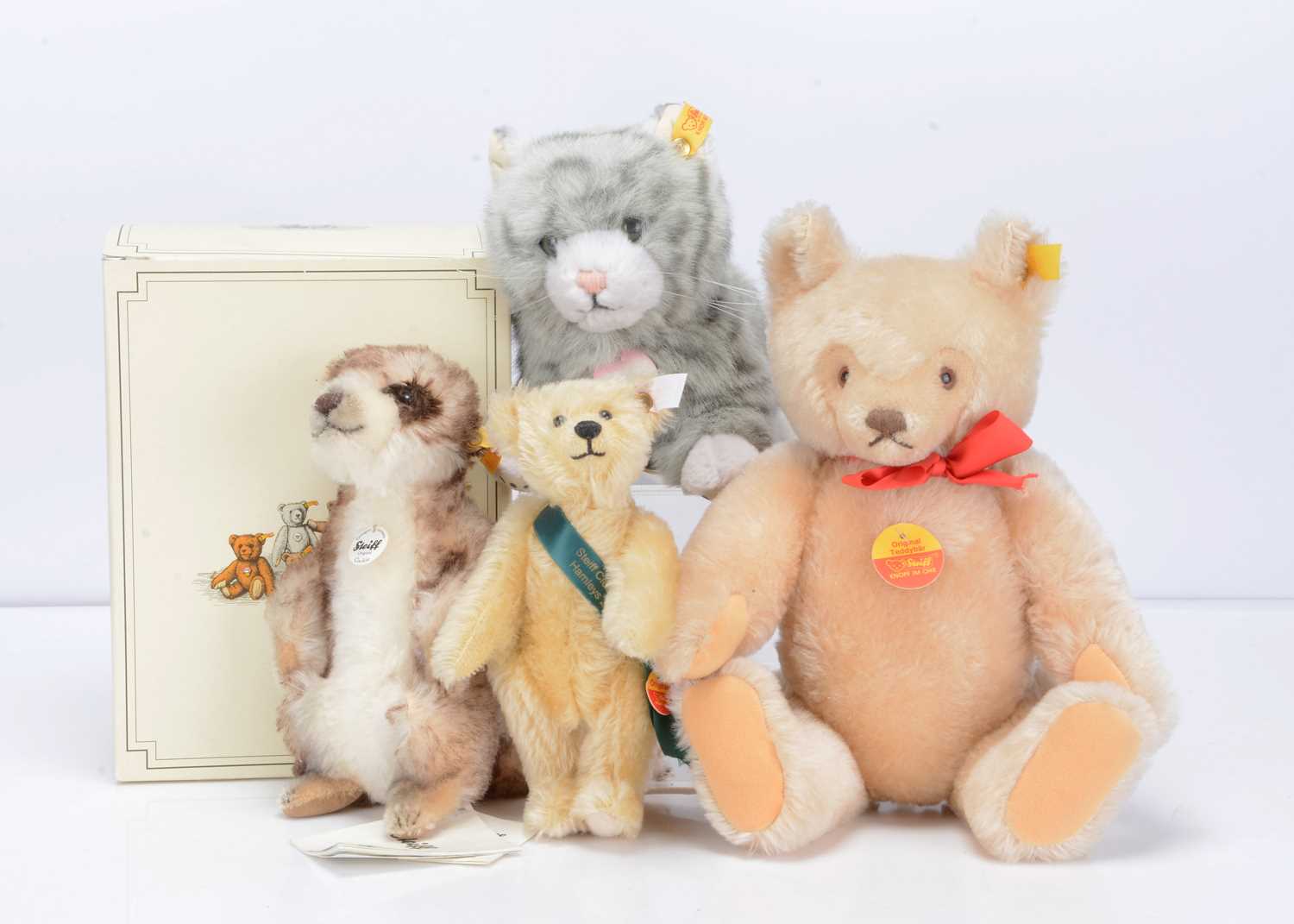 Lot 5 - A Steiff Club event limited edition Hamleys 2001 teddy bear