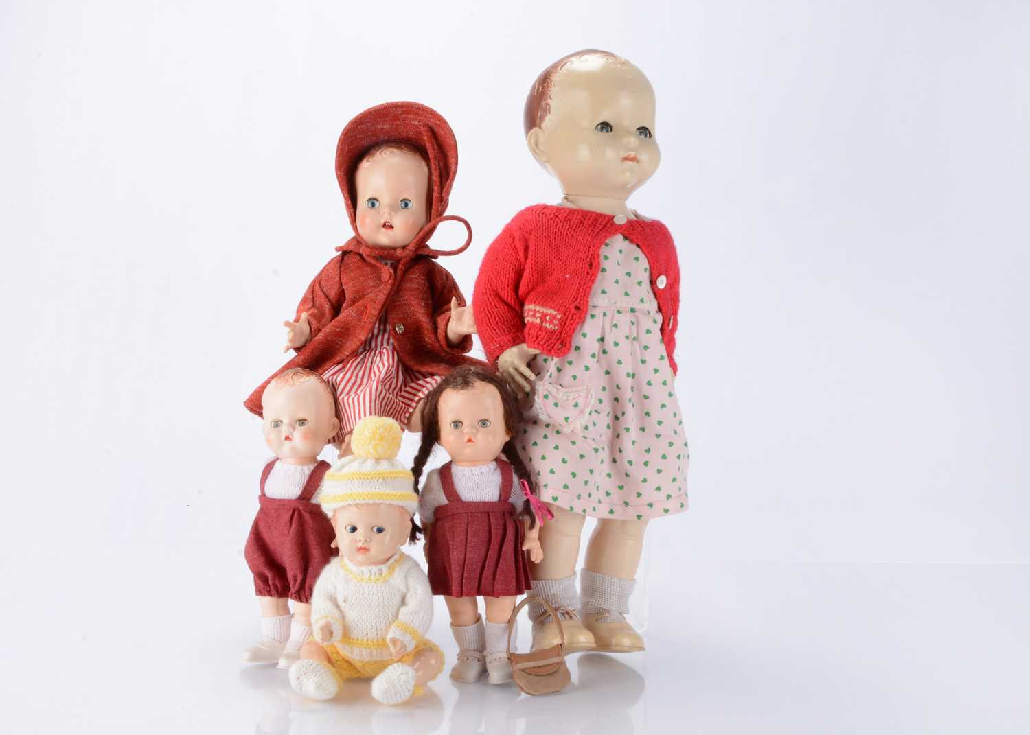 Lot 126 - Five 1950s Pedigree hard plastic dolls