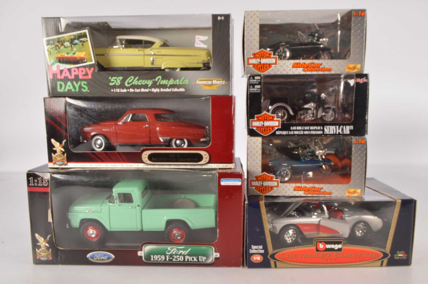 Lot 213 - 1:18 Scale 1950s/60s American Cars and Motorcycles (7)