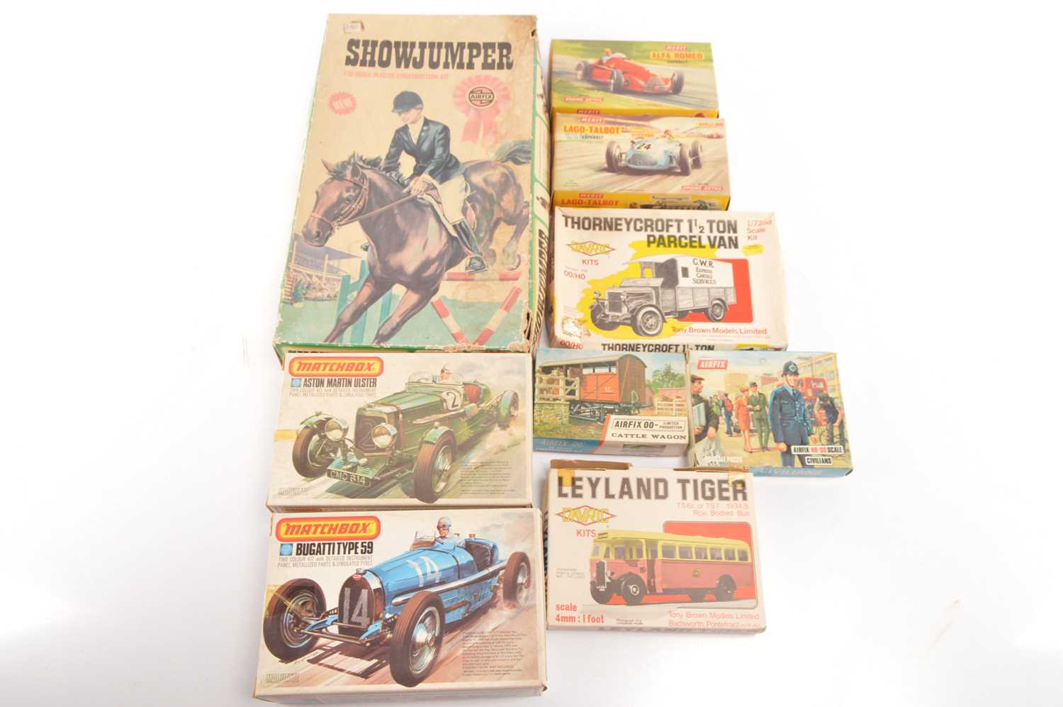 Lot 477 - Vintage Car and Other Various Kits and Figures (9)