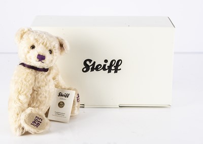 Lot 498 - A Steiff limited edition Diamond Jubilee Teddy Bear