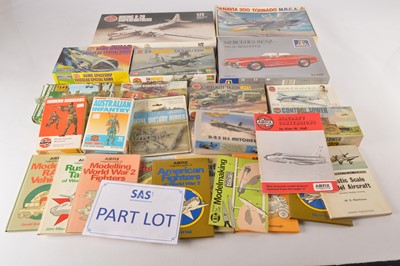 Lot 538 - Various Kits (40)