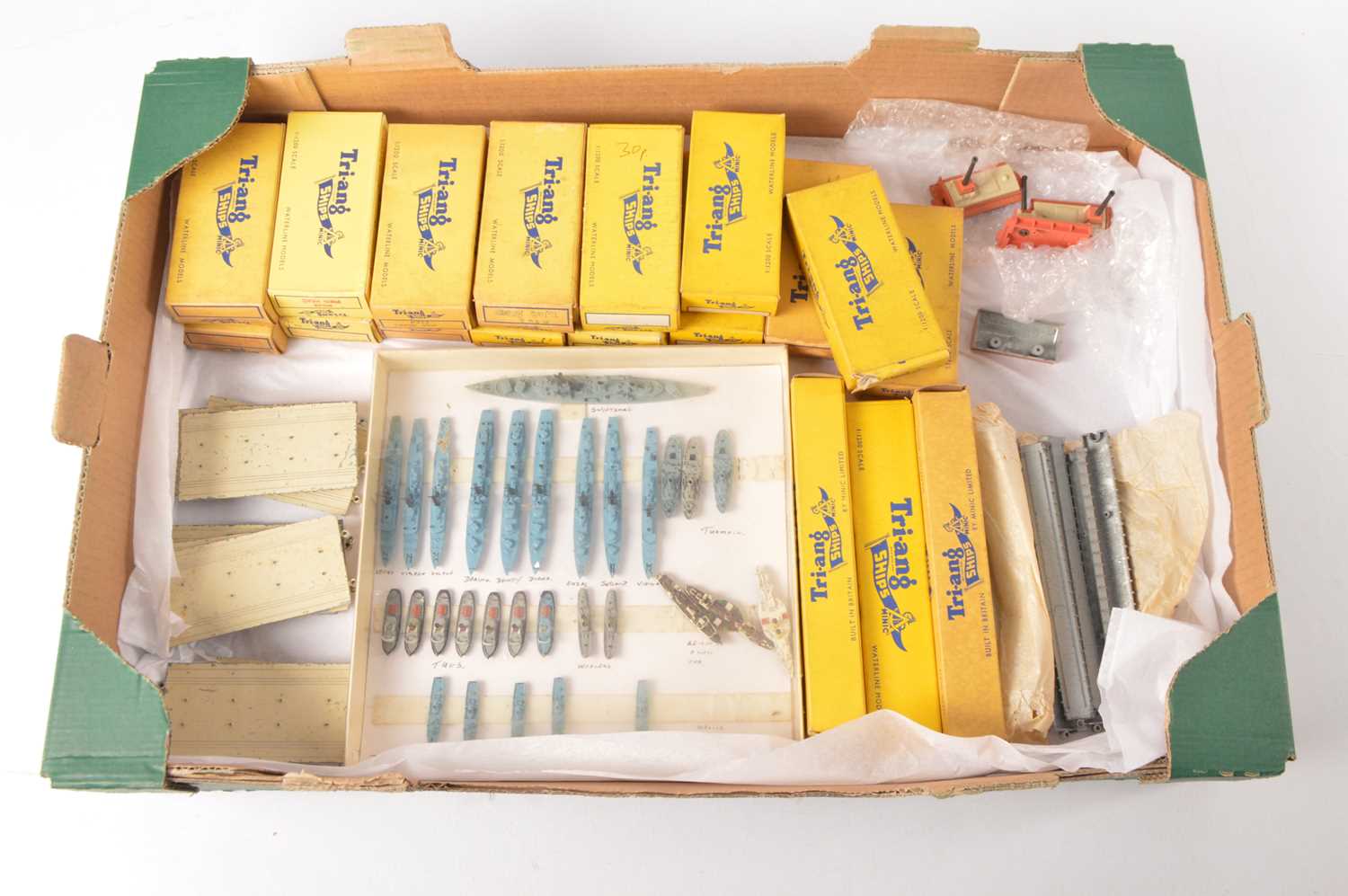 Lot 679 - Tri-ang Minic Ships boxed and unboxed Accessories and Ships including trade boxes (140+)