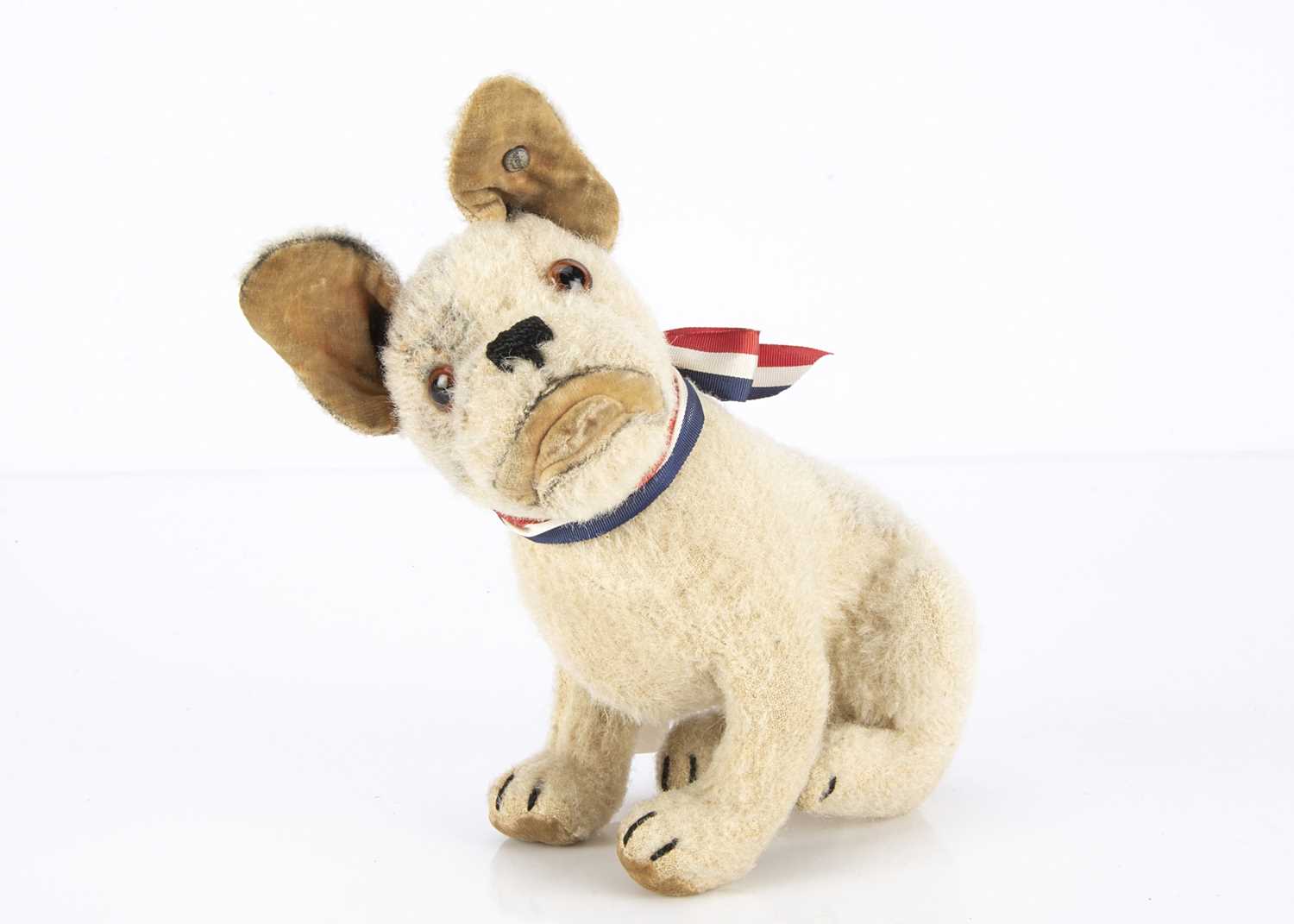 Lot 578 - A rare Steiff alternative seated Bully French Bulldog 1933-35