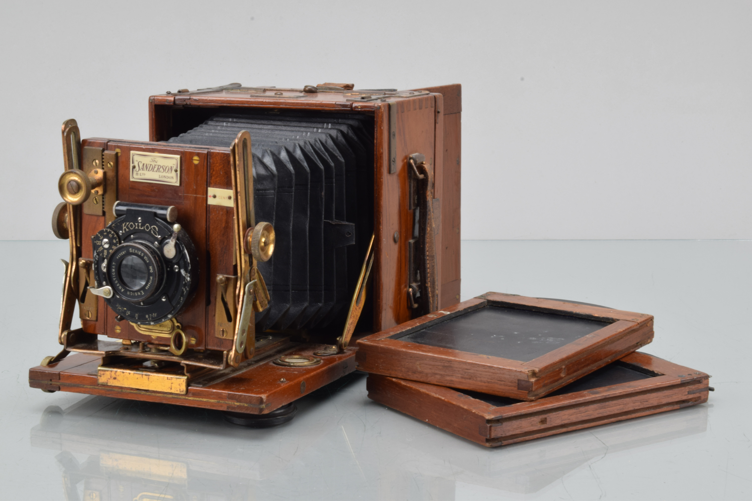 ★The Cameo quarter plate camera 英国製 Quarter-plate `Cameo' camera used to take 'second phase' of