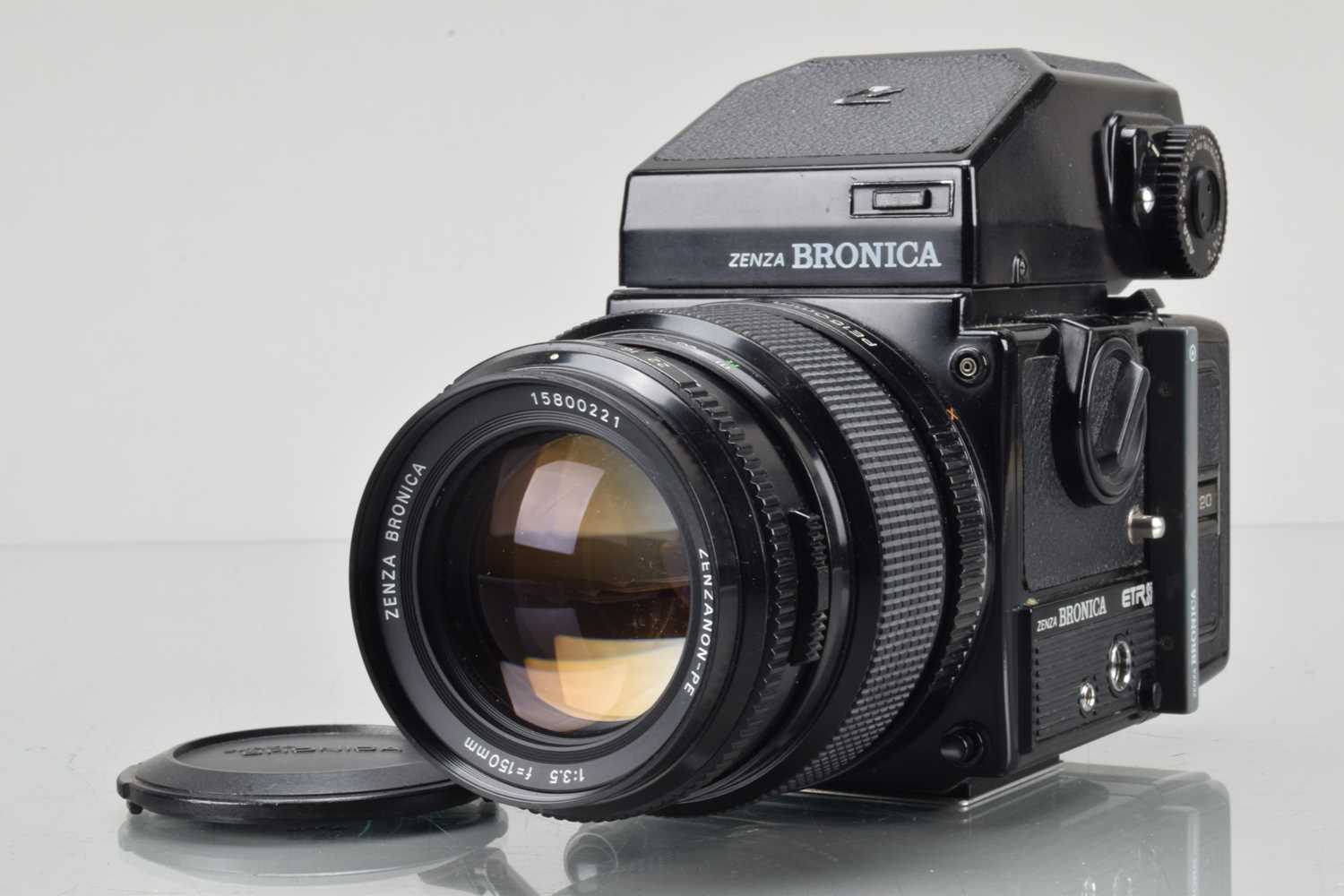 Lot 222 - A Zenza Bronica ETRsi Camera