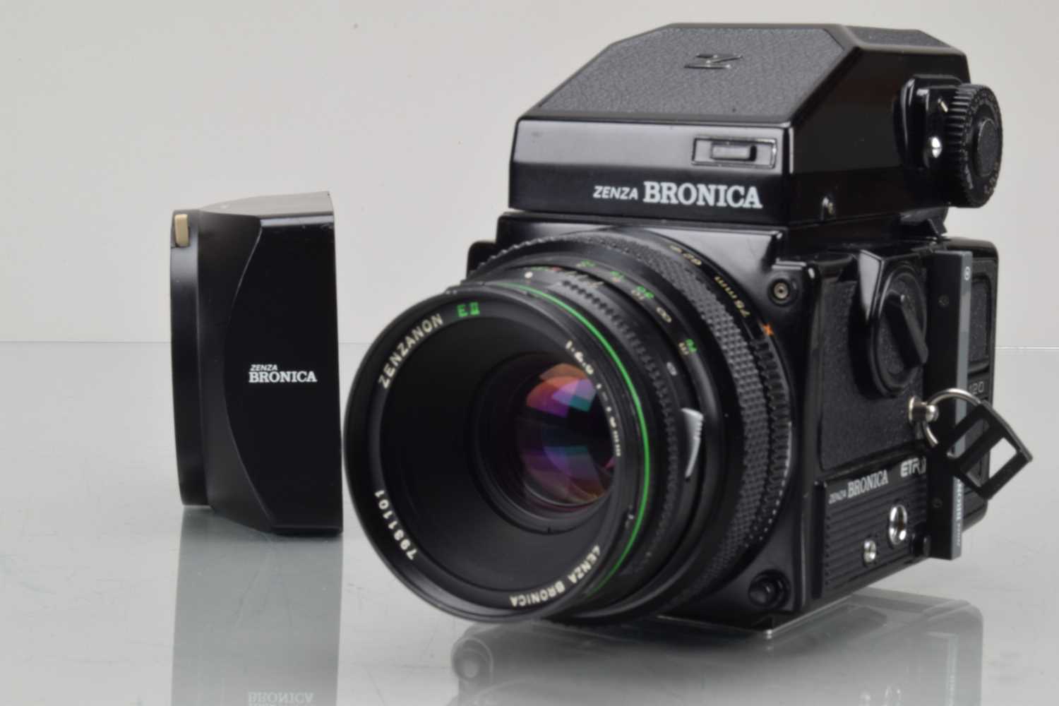 Lot 224 - A Zenza Bronica ETRsi Camera