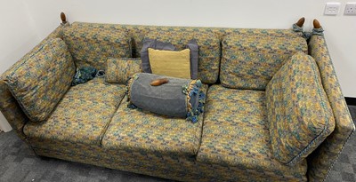 Lot 428 - A large modern knoll sofa