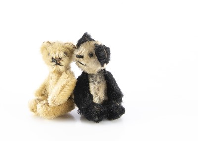 Lot 661 - Two post-war miniature Schuco Teddy Bears