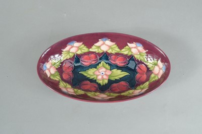 Lot 17 - A modern Moorcroft pottery collectors club oval dish