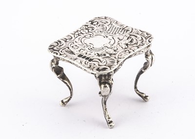 Lot 780 - A Continental 930 silver dolls' house side table with foreign London import marks 1903