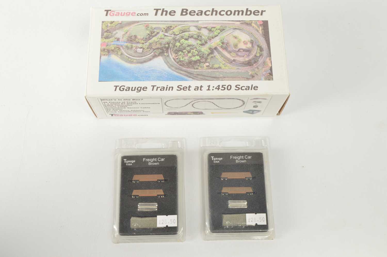 Lot 7 - T Gauge Beachcomber Train Set and Additional Freight Cars (3)