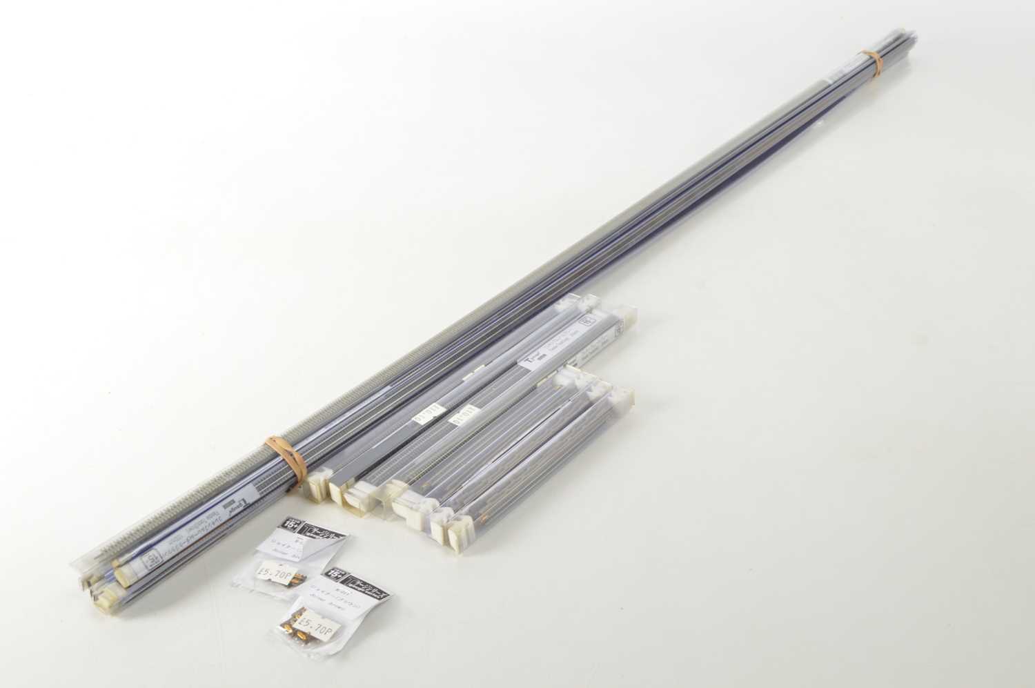 Lot 11 - T Gauge Unused Flexi Track (25)