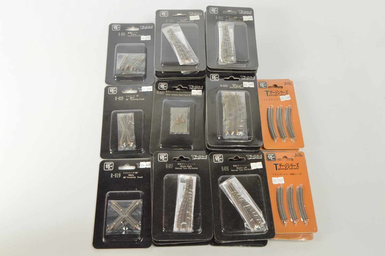 Lot 12 - T Gauge Unused Short Track Sections and Turnouts (33)