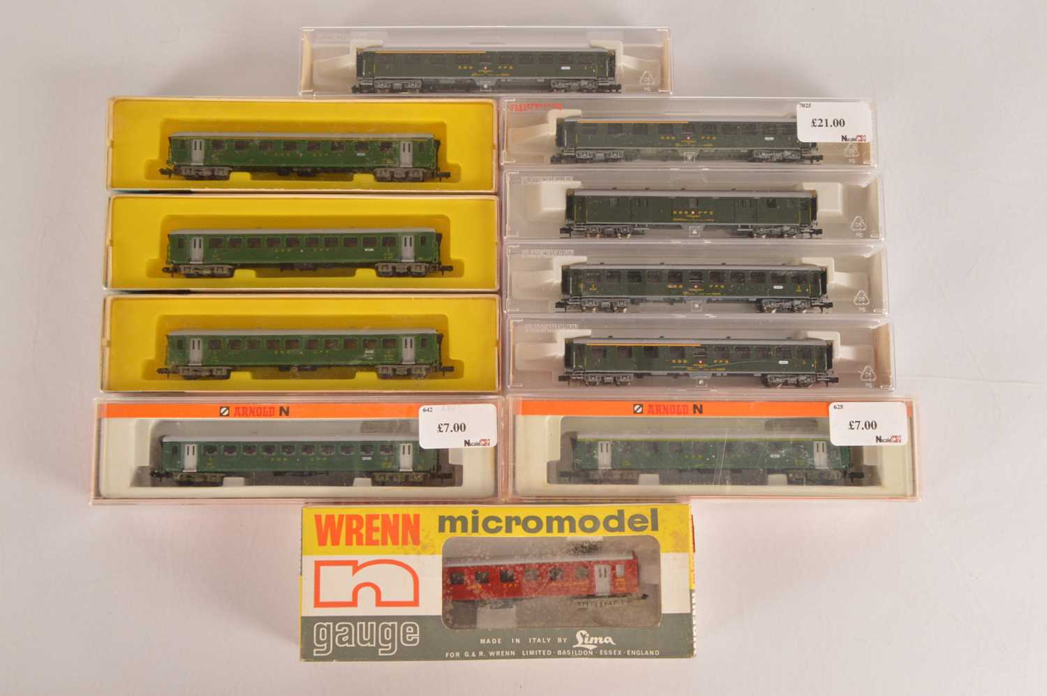 Lot 42 - Swiss N Gauge Coaching Stock (11)