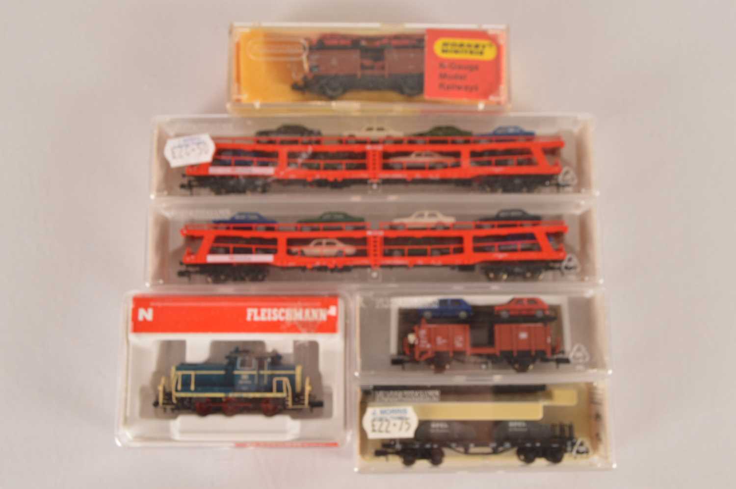 Lot 47 - German N Gauge Diesel Shunting Locomotive and Car Transporters (6)