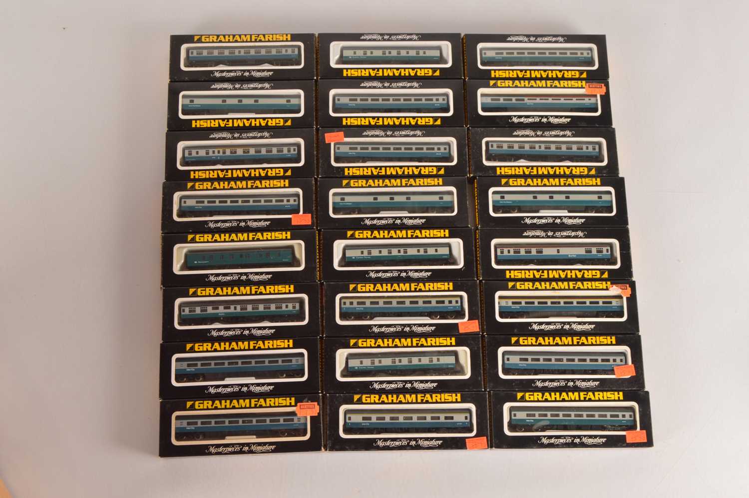 Lot 62 - Graham Farish N Gauge BR Blue Grey Coaching Stock (24)