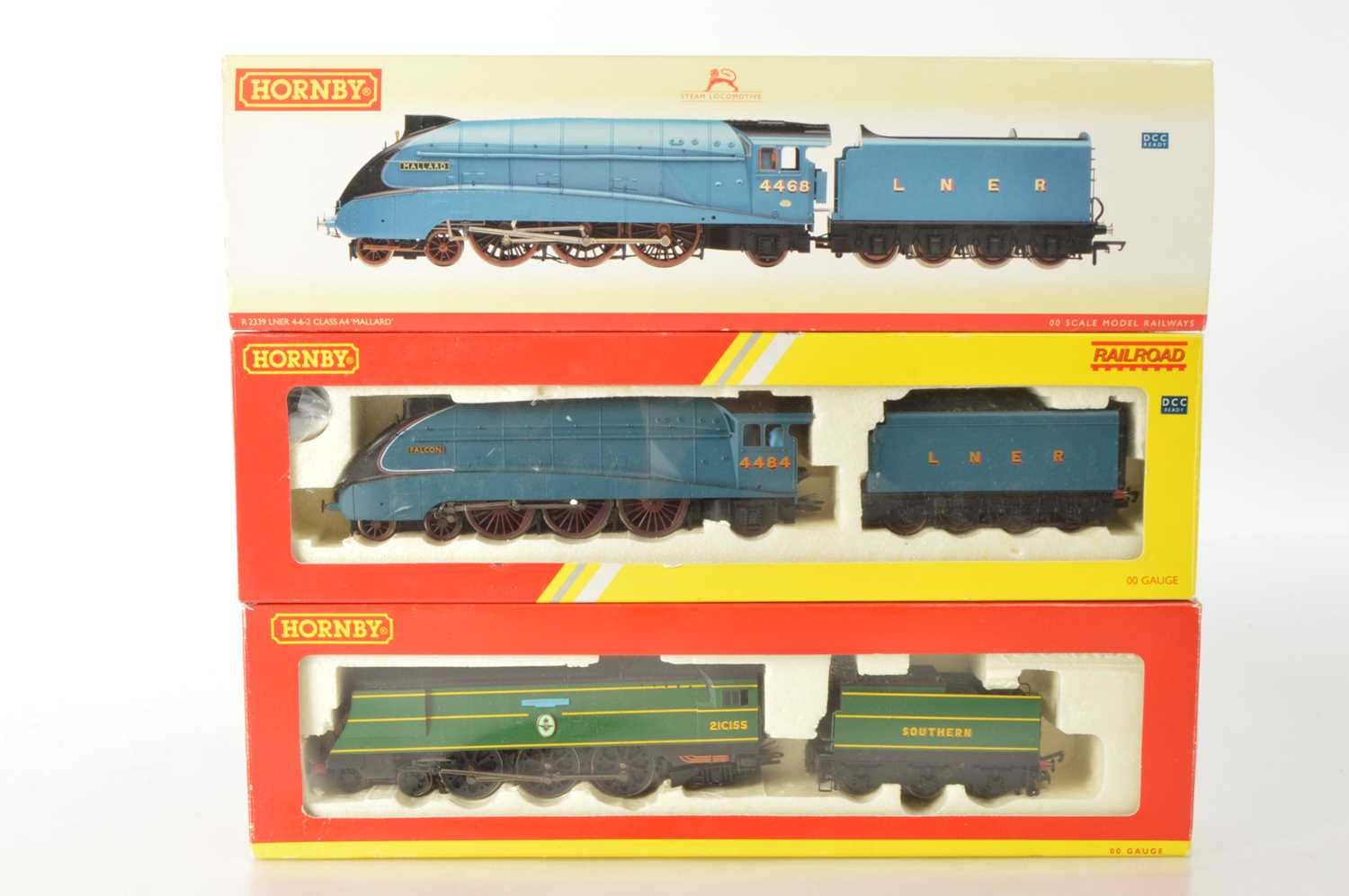 Lot 75 - Hornby 00 Gauge boxed Class A4 and Battle of Britain streamline Steam Locomotives and Tenders (3)