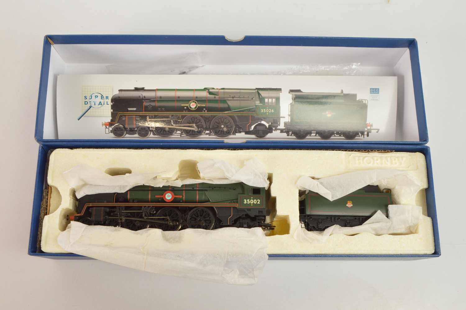 Lot 118 - TMC Hornby 00 Gauge boxed Rebuilt Merchant Navy Class Lamport and Holt line Locomotive and Tender renumbered 35002 Union Castle