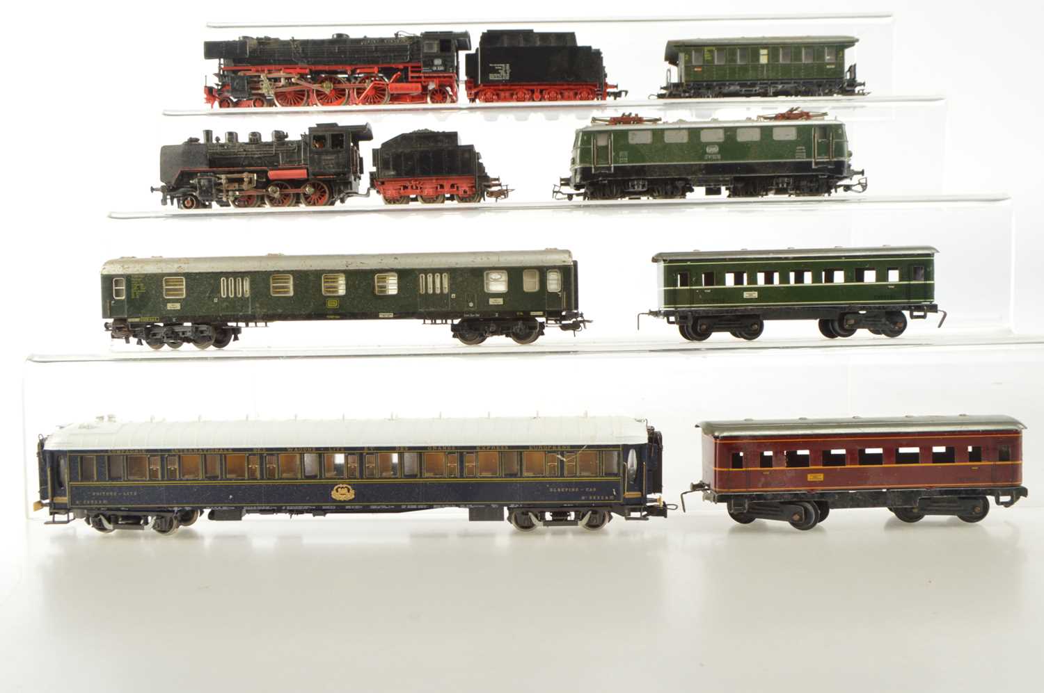 Lot 451 - Fleischmann Marklin and Rivarossi HO Gauge Locomotives and Passenger Coaches (8)