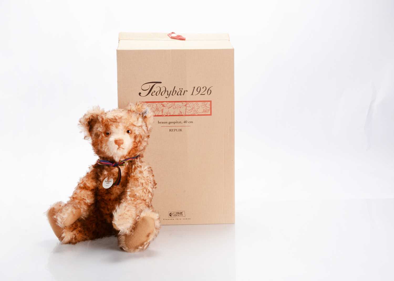 Lot 13 - A Steiff limited edition 1926 replica teddy bear
