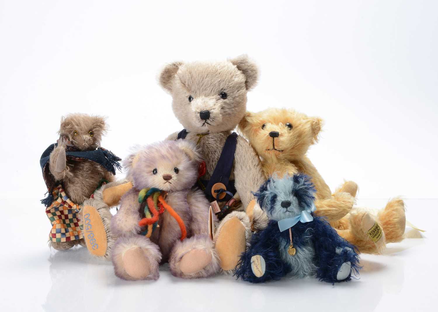 Lot 30 - Five collectors teddy bears