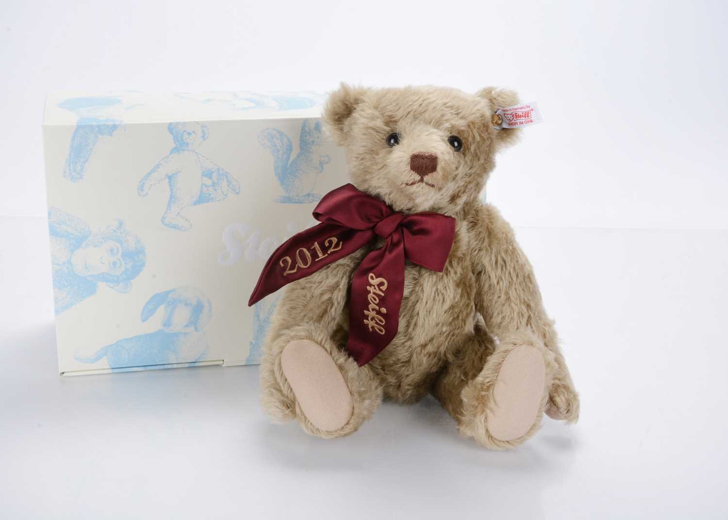 Lot 59 - A Steiff limited edition Year Bear 2012