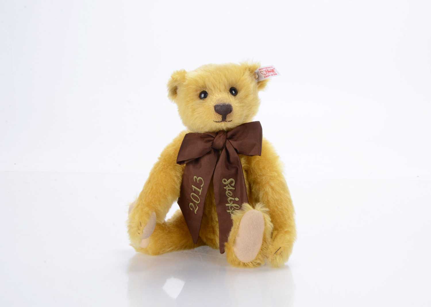 Lot 82 - A Steiff limited edition 2013 Year Bear, teddy bear