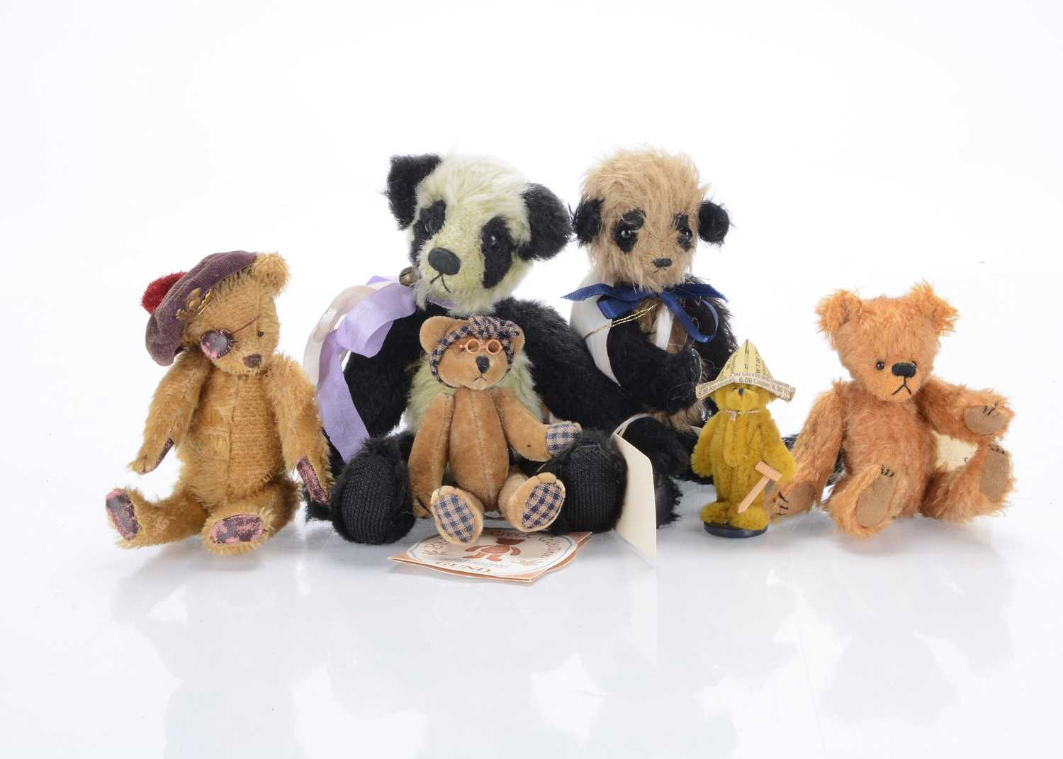 Lot 88 - Six small artist/collectors teddy bears