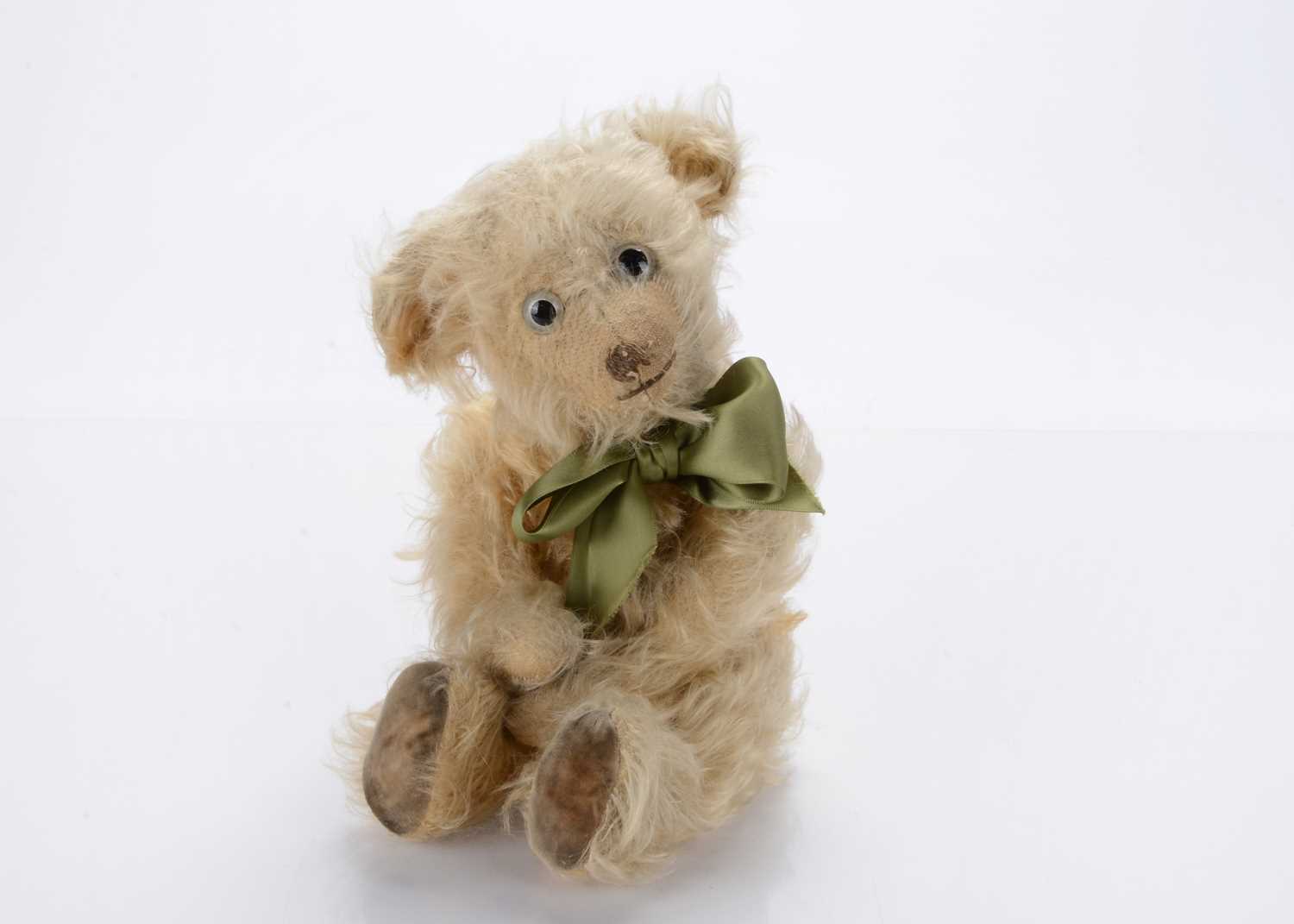Lot 289 - A 1920/30s British teddy bear