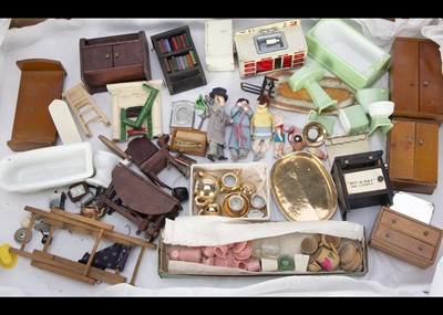 Lot 874 - A quantity of 1930s to 1960s dolls’ house furniture and chattels