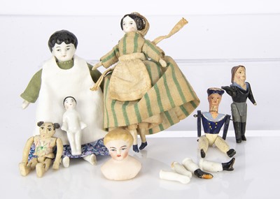 Lot 913 - Various dolls’ house dolls