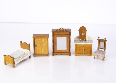 Lot 915 - Schneegas dolls’ house furniture