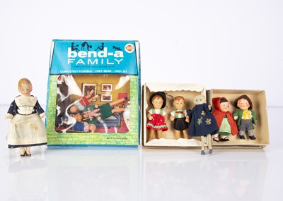 Lot 986 - A Woolbro Bend-a Family dolls’ house dolls