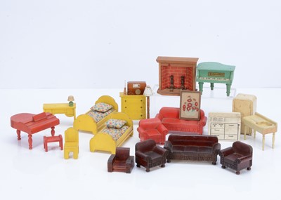 Lot 1492 - A Schoenhut wooden bungalow dolls’ house